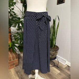 🛍️Max Edition Navy polkadots skirt with ties belt Size M excellent condition.